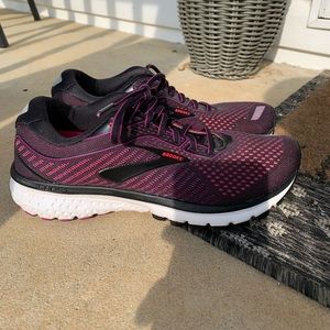 Brooks Ghost 12 running shoes